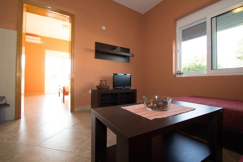 Sunrise House Apartments Ülgün Oda fotoğraf