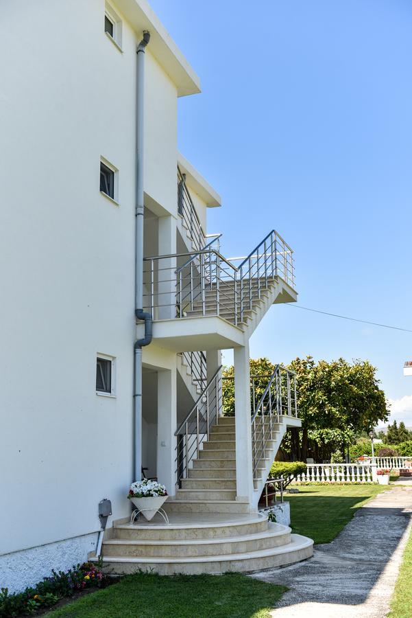 Sunrise House Apartments Ülgün Dış mekan fotoğraf